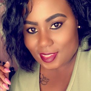 Meet your Posher, Whitney